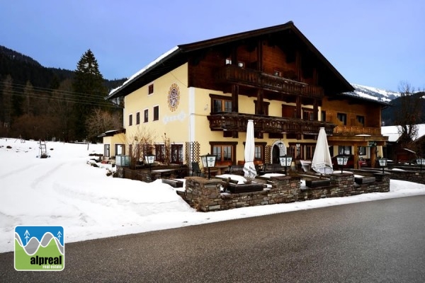 Gasthof with 18 rooms Pinzgau Austria