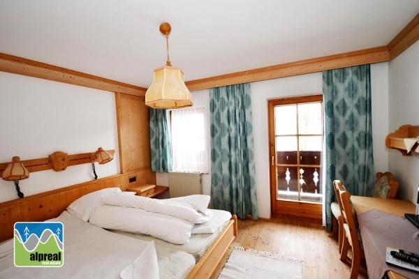 Gasthof with 18 rooms Pinzgau Austria